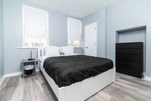 1 bedroom, desk, iron/ironing board, WiFi - 1st Floor - Free Parking - Washer & Dryer - AGH (Pittsburgh)