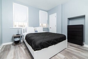 1 quarto, escrivaninha, ferros/tábuas de passar roupa, Wi-Fi