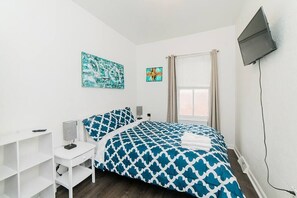 3 bedrooms, desk, iron/ironing board, WiFi