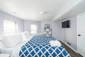 2 bedrooms, desk, iron/ironing board, travel crib