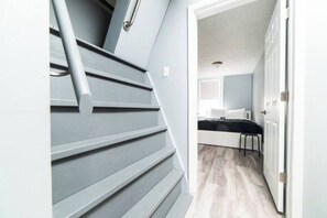 2 bedrooms, desk, iron/ironing board, WiFi