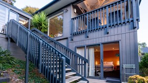 Unclassified image, 4 of 20, button - The Pavilion Omiha  (Waiheke Island)