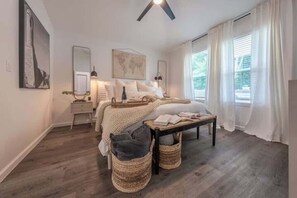6 habitaciones, tabla de planchar con plancha, cuna de viaje y wifi 