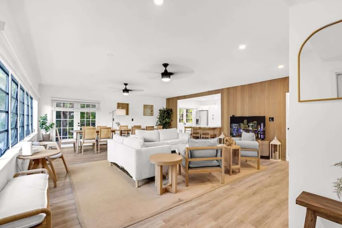 Great 4BR Apartment With Pool 10min to Brickell