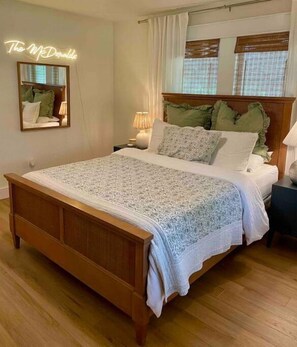 2 bedrooms, travel cot, WiFi, bed sheets