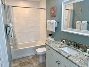 Condo, 1 Bedroom | Bathroom | Towels