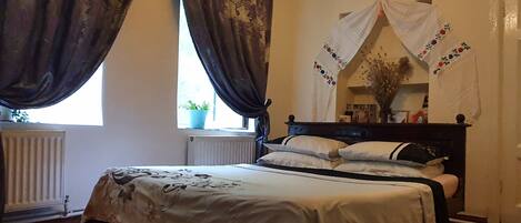 1 Schlafzimmer, BĂŒgeleisen/BĂŒgelbrett, WLAN, BettwĂ€sche