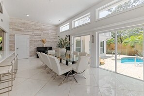 Dining - Vilano Paradise- Pool/Walk to Beach (St. Augustine)