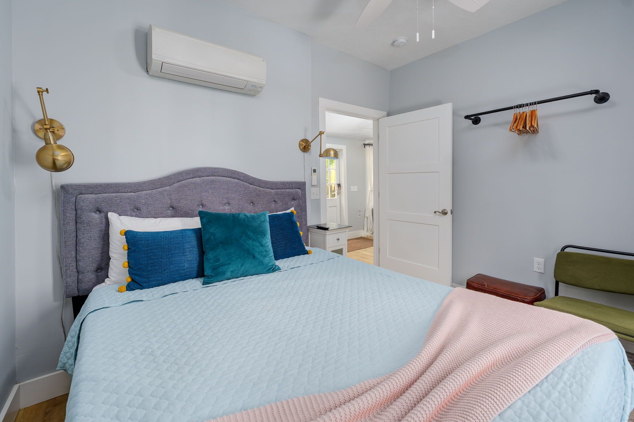 2 slaapkamers, een bureau, een strijkplank/strijkijzer, wifi