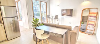 3 Blocks to Beach with Private Terrace & Grill