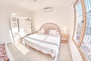 1 bedroom, desk, iron/ironing board, WiFi