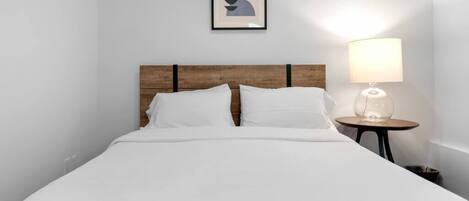 5 bedrooms, WiFi, bed sheets