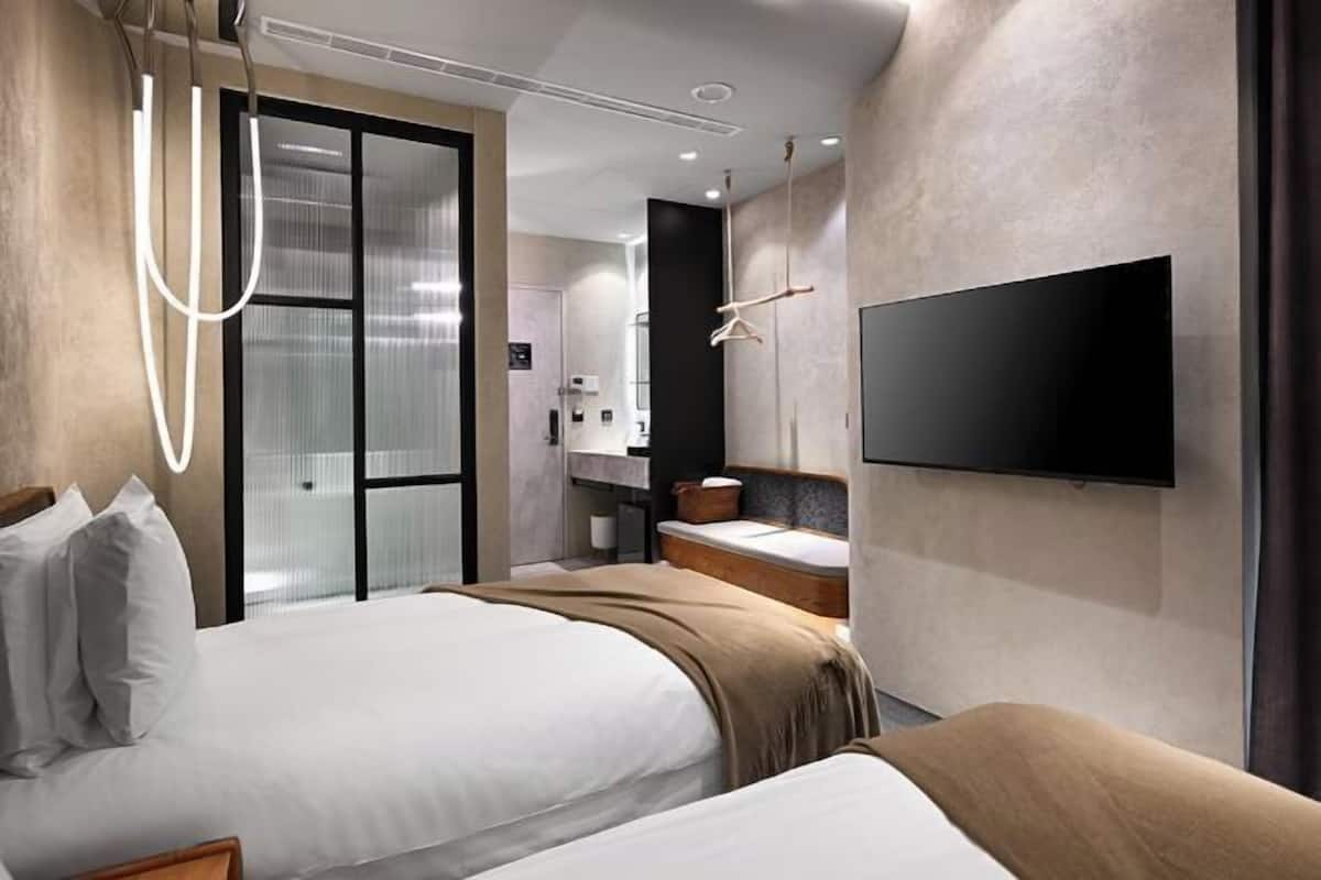Ropa de cama de alta calidad, edredones de plumas, minibar