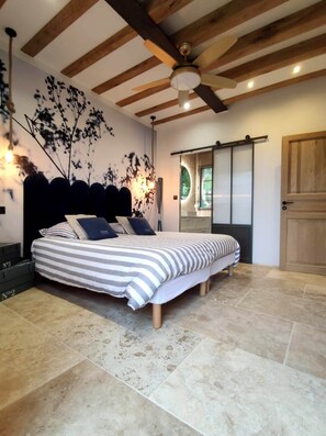 4 Schlafzimmer, Bügeleisen/Bügelbrett, Reisekinderbett, Bettwäsche