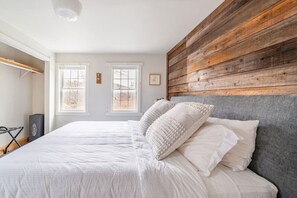 6 habitaciones, escritorio y tabla de planchar con plancha 