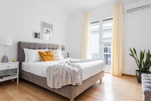 2 bedrooms, desk, iron/ironing board, free WiFi - Sophisticated 2BR Apartment in Heart of Plaka (Athens)
