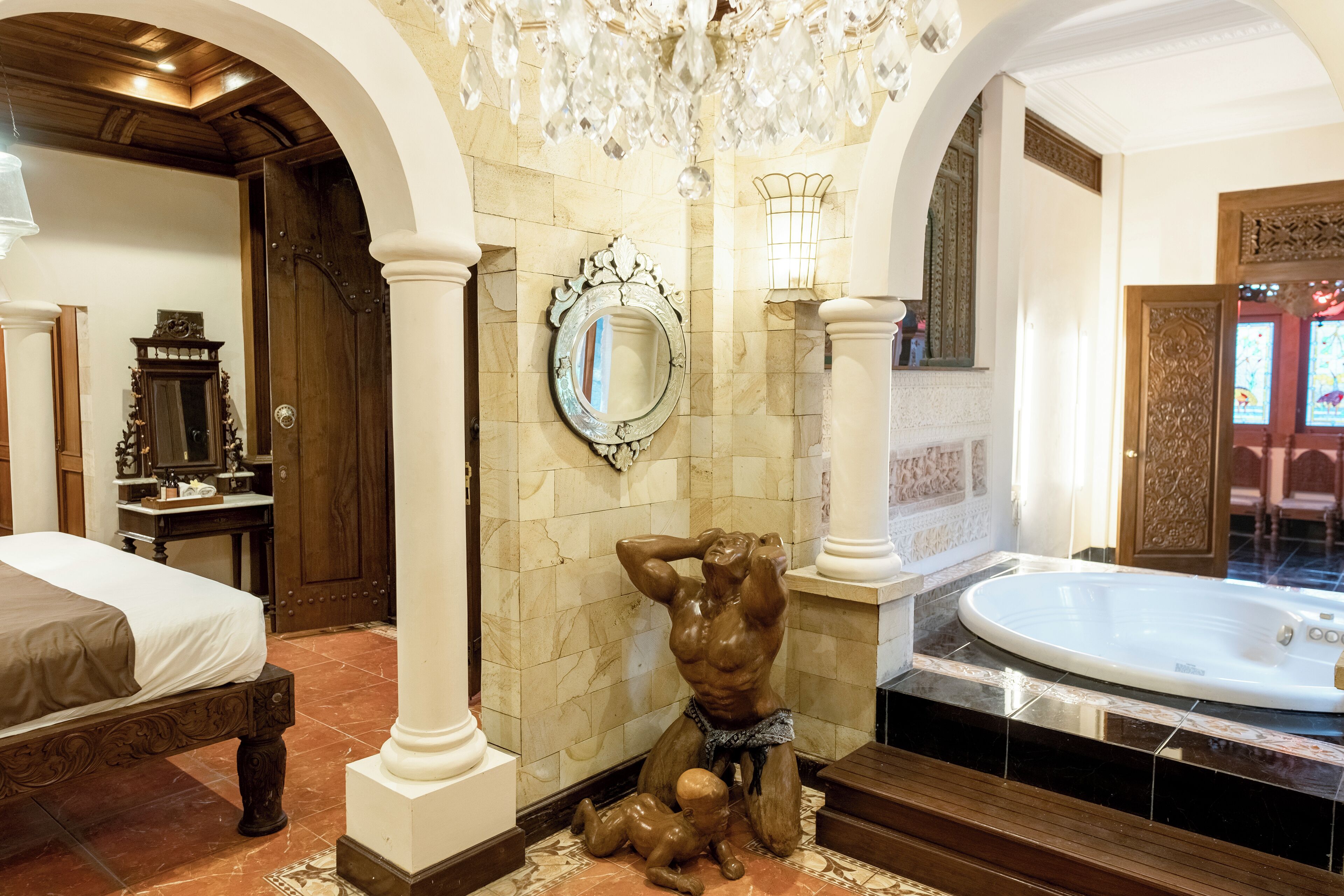 总统客房 | 高档床上用品、迷你吧（备有免费物品）、办公桌、免费 WiFi