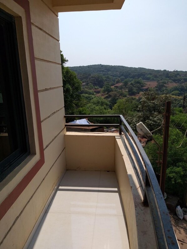 Deluxe Room | Balcony