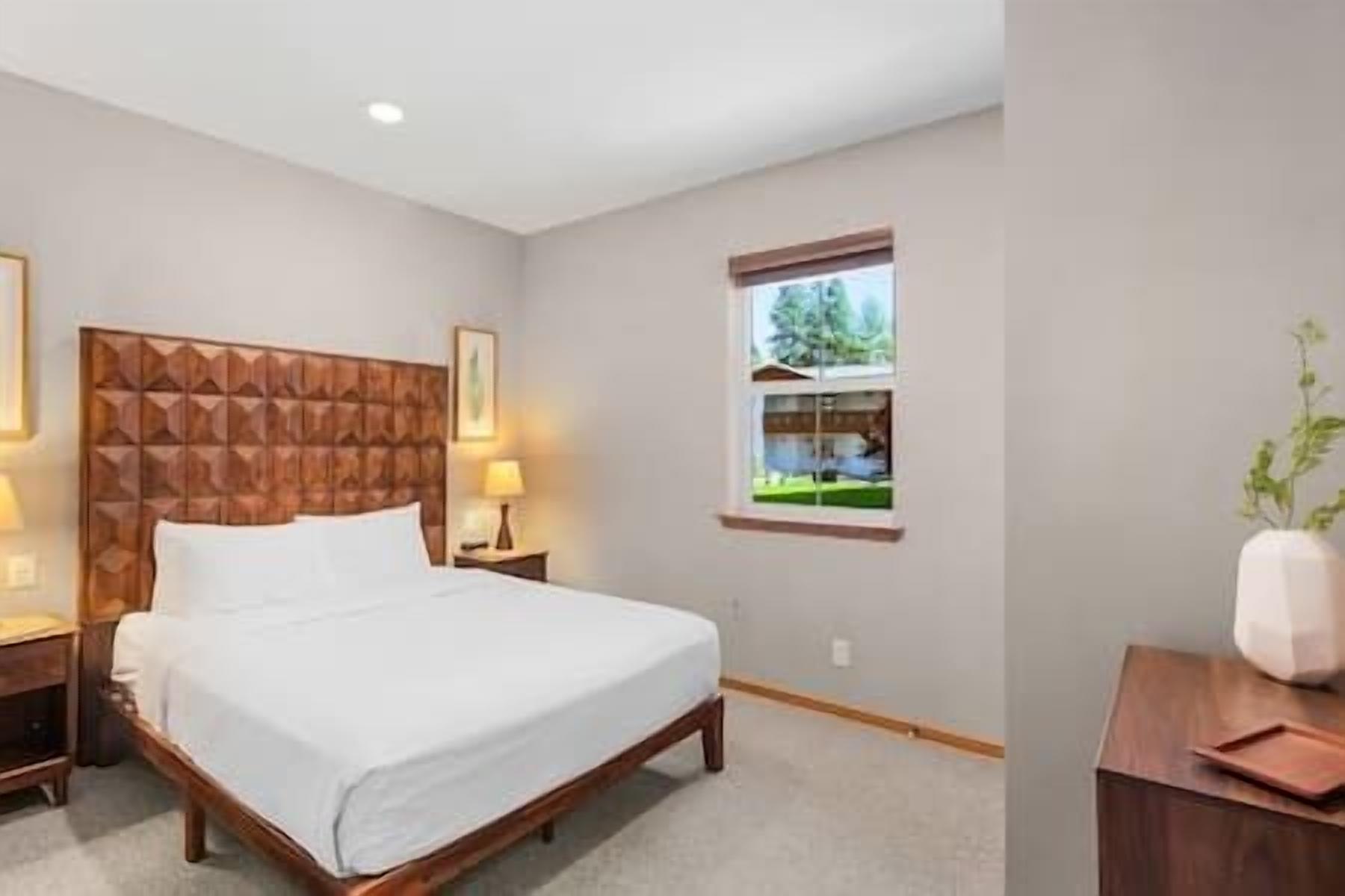 3 habitaciones, tabla de planchar con plancha, cuna de viaje y wifi 