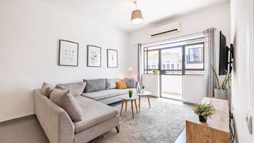 City Apartment | Living area