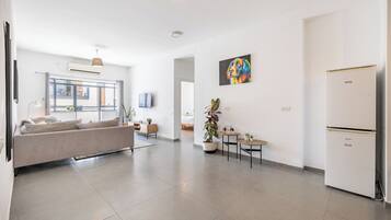City Apartment | Living area