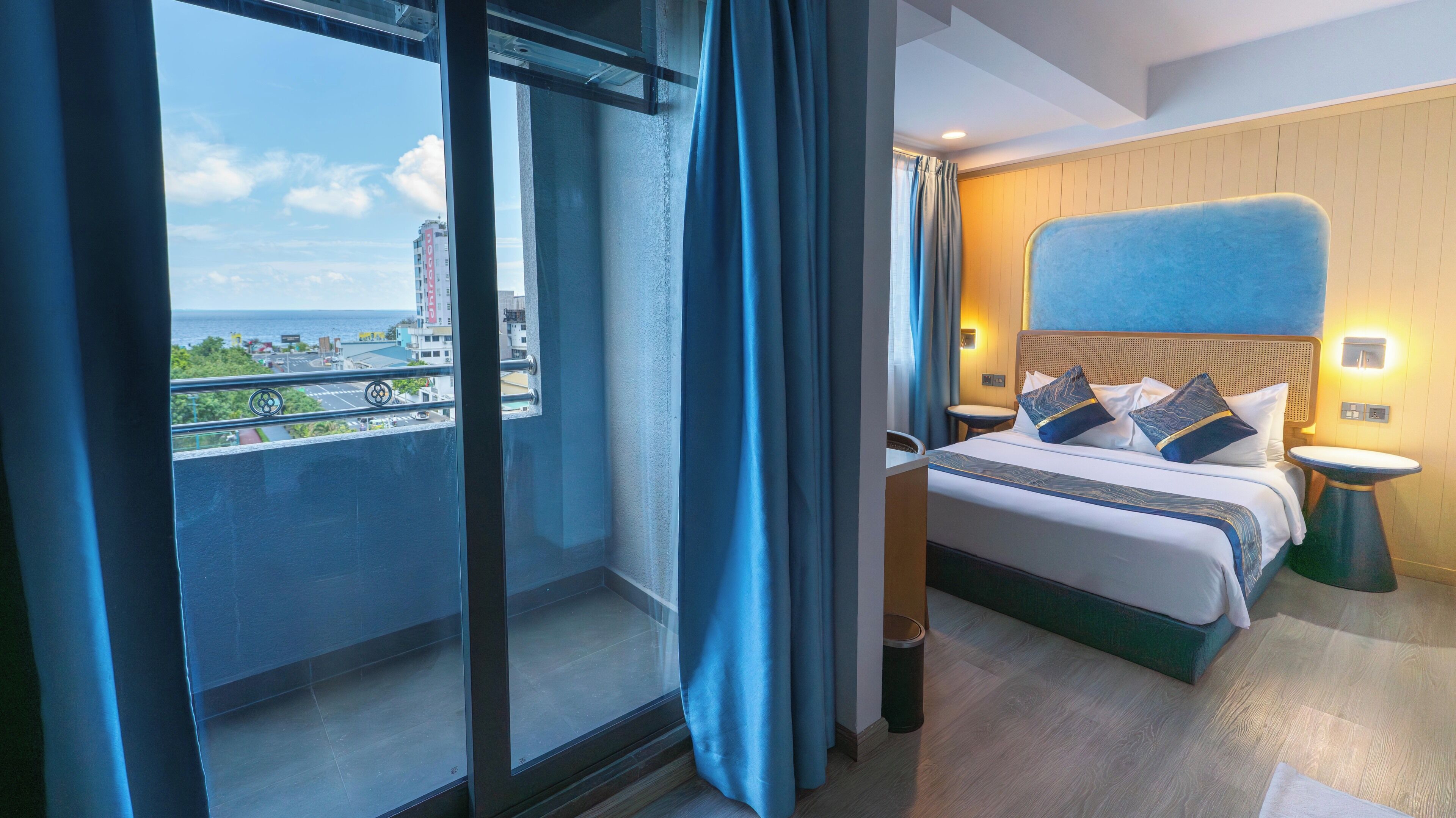 Deluxe Studio Suite, Balcony, Sea View | Balcony