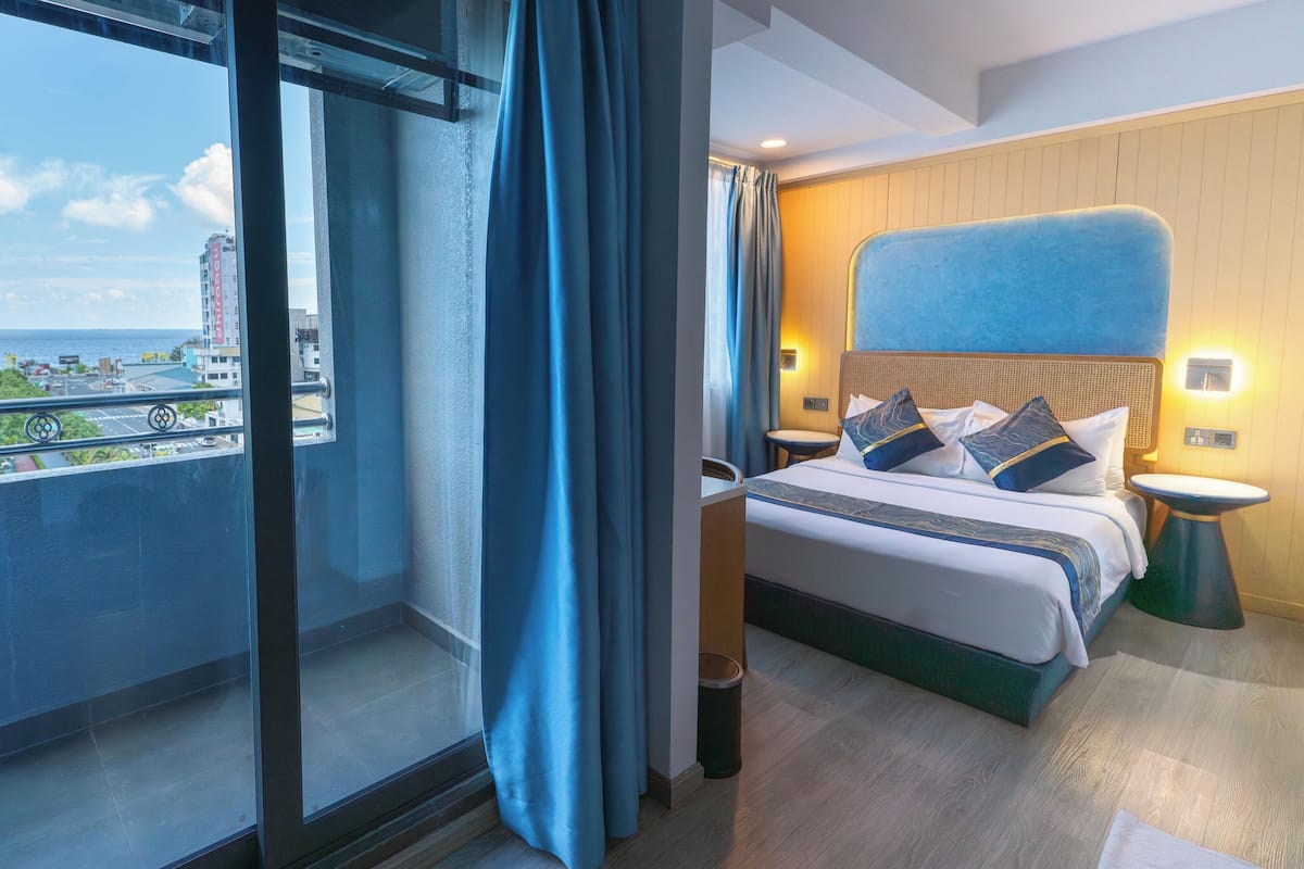 Deluxe Studio Suite, Balcony, Sea View | Balcony