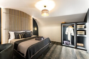 4 slaapkamers, een strijkplank/strijkijzer, wifi, beddengoed