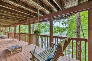 Terrace/patio - All Decked Out-Features a game room, ping-pong table, large-screen TV and kayaks! (Moneta)