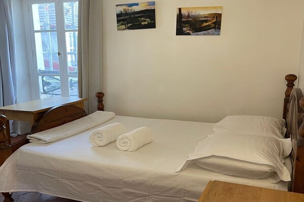 3 chambres, accès au Wi-Fi (inclus)