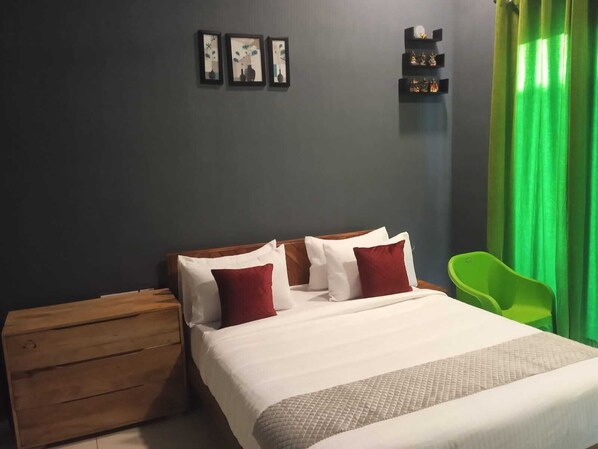 3 多间卧室、熨斗/熨衣板、WiFi、床单