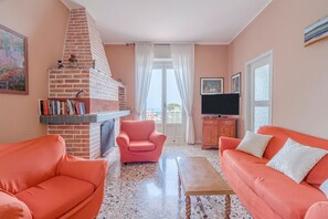 TV, fireplace, table tennis