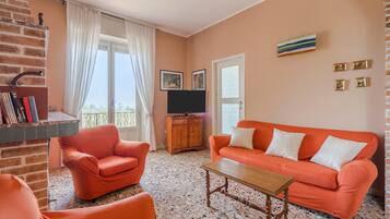 TV, fireplace, table tennis