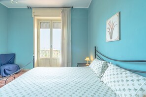 4 bedrooms, iron/ironing board, free WiFi, bed sheets - Villa 'Gli Ulivi' with Sea View, Private Pool and Wi-Fi (Avola)