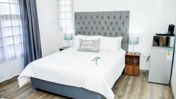 Deluxe Double Room | Desk, laptop workspace, free WiFi