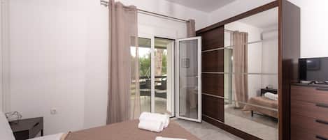 4 dormitorios, tabla de planchar con plancha, wifi gratis y ropa de cama