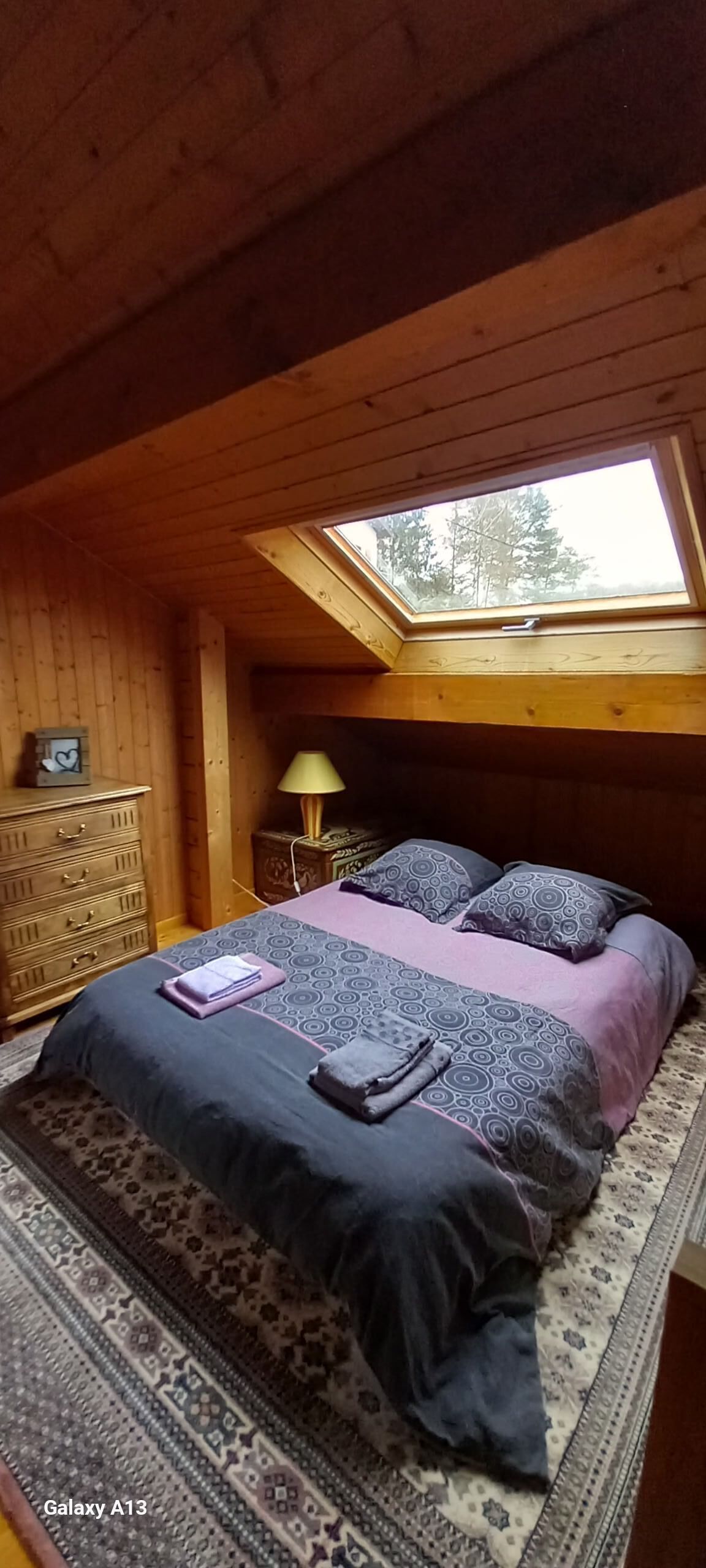 3 slaapkamers, een strijkplank/strijkijzer, gratis wifi, beddengoed