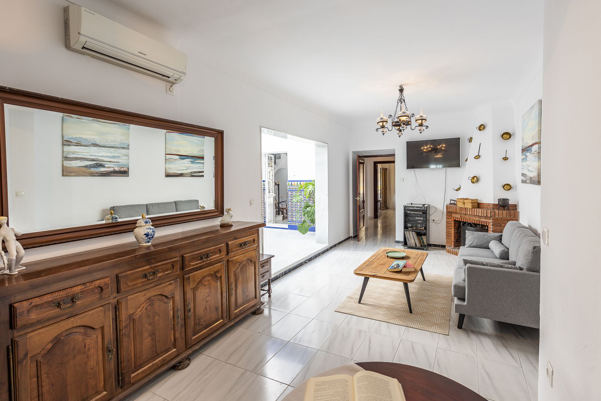 TV connectée, cheminée