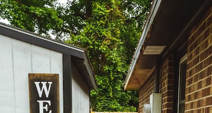 Private room with separate entrance. Wilmington,North Carolina