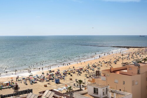 Holiday Apartment "Doña Amparo Chipiona Playa De Regla" with Sea View & Shared Pool