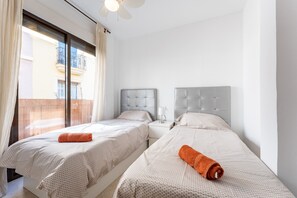 2 habitaciones, tabla de planchar con plancha y wifi gratis 