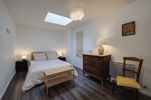 1 chambre, fer et planche à repasser, Wi-Fi gratuit, draps fournis