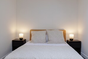 1 habitación, tabla de planchar con plancha, wifi gratis y ropa de cama 