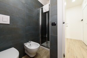1 bedroom - Via Niccol Tommaseo 4 - Appartamento 4 (Naples)