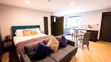 Deluxe Apartment, Ensuite, Courtyard View (Deluxe Apartment) | Interior