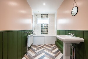 Bathroom - Sallow Tree House (Selby)