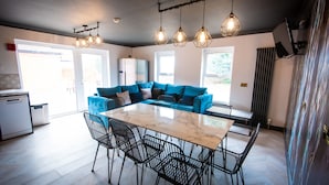 Standard Double Room, Shared Bathroom, Courtyard View | Lounge - Sallow Tree House (Selby)