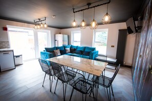 Standard Double Room, Shared Bathroom, Courtyard View | Lounge - Sallow Tree House (Selby)