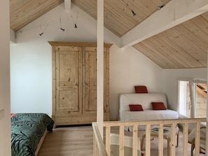 1 habitación, tabla de planchar con plancha, wifi gratis y ropa de cama 