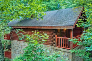 Exterior detail - Mountain Laurel (Sevierville)